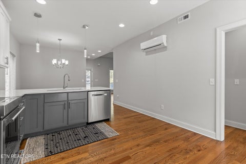 Tiny photo for 1406 Hamilton Ave, Chattanooga, TN 37405 (MLS # 1359682)