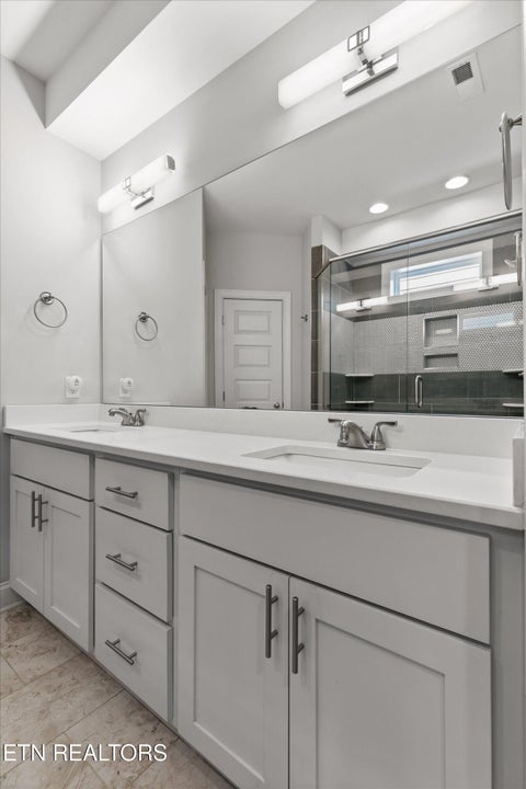 Tiny photo for 1406 Hamilton Ave, Chattanooga, TN 37405 (MLS # 1359682)