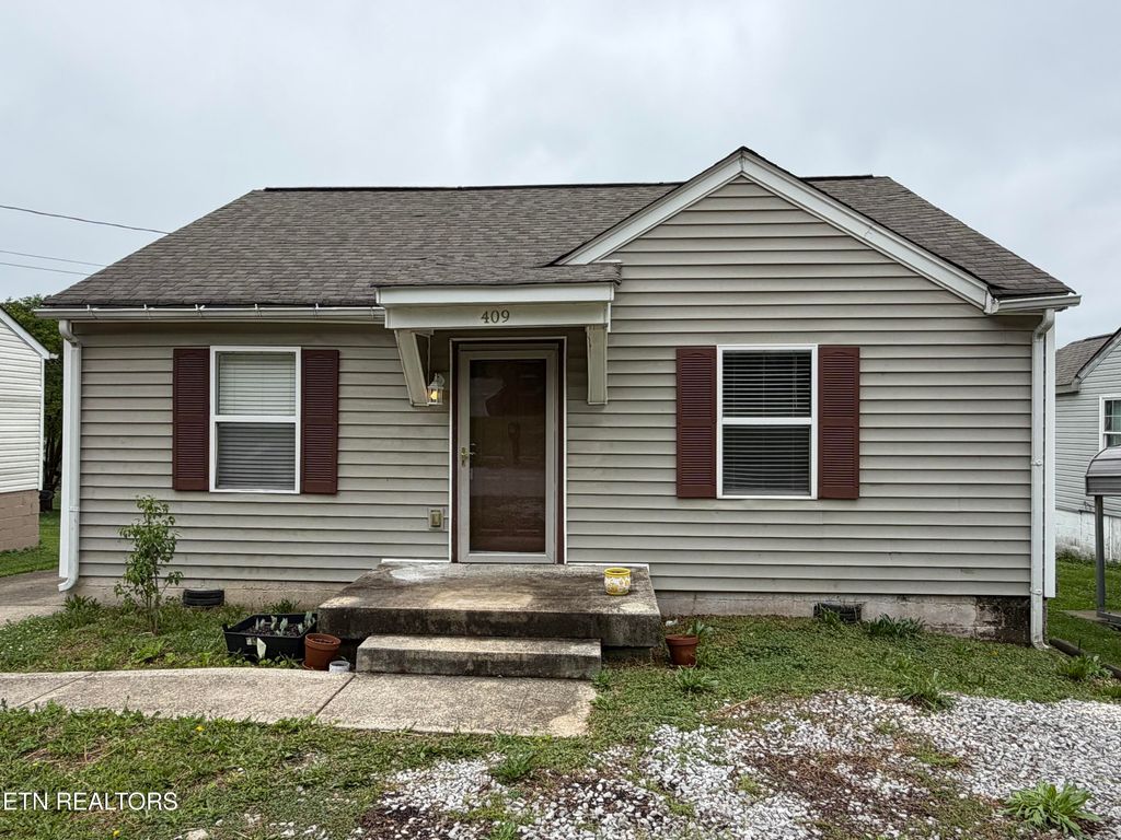 Photo of 409 S Kingston Ave, Rockwood, TN 37854 (MLS # 1340165)