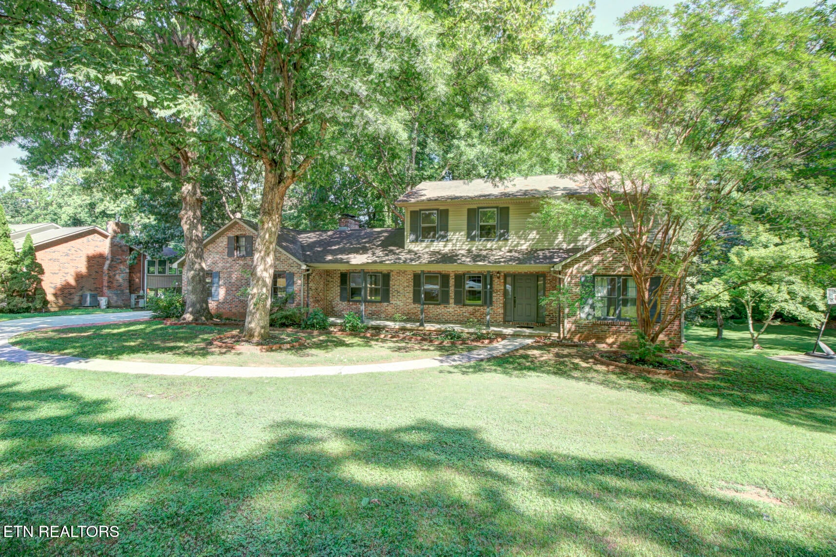 7917 Camberley Drive - Photo 3
