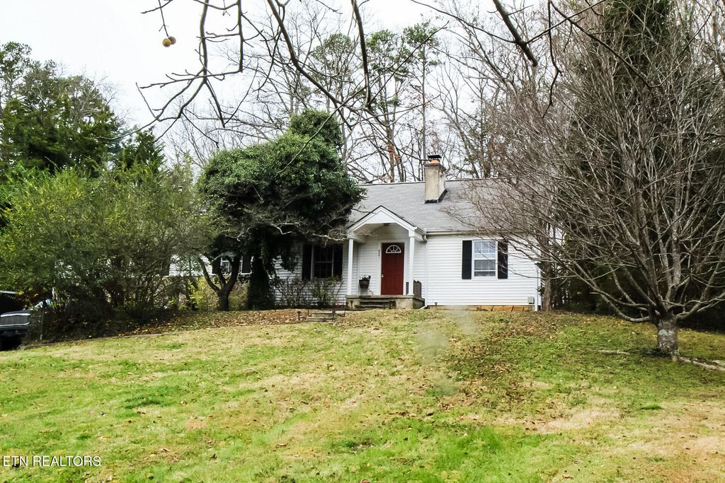 Photo of 4301 Garden Dr Drive, Knoxville, TN 37918 (MLS # 1323052)