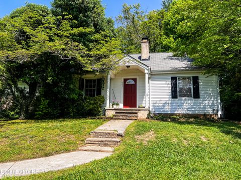 Photo of 4301 Garden Dr Drive, Knoxville, TN 37918 (MLS # 1323052)