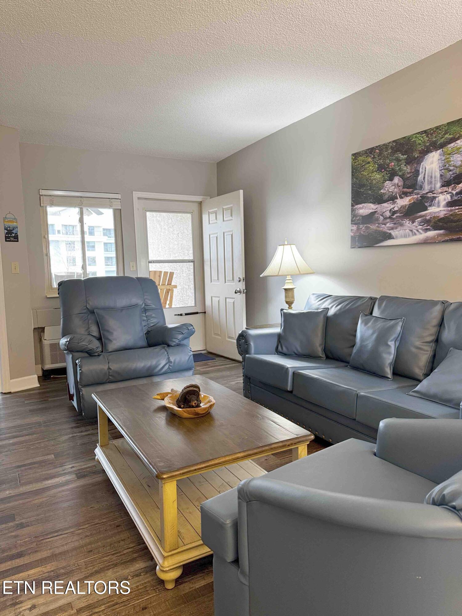 3215 N River Rd STE 307