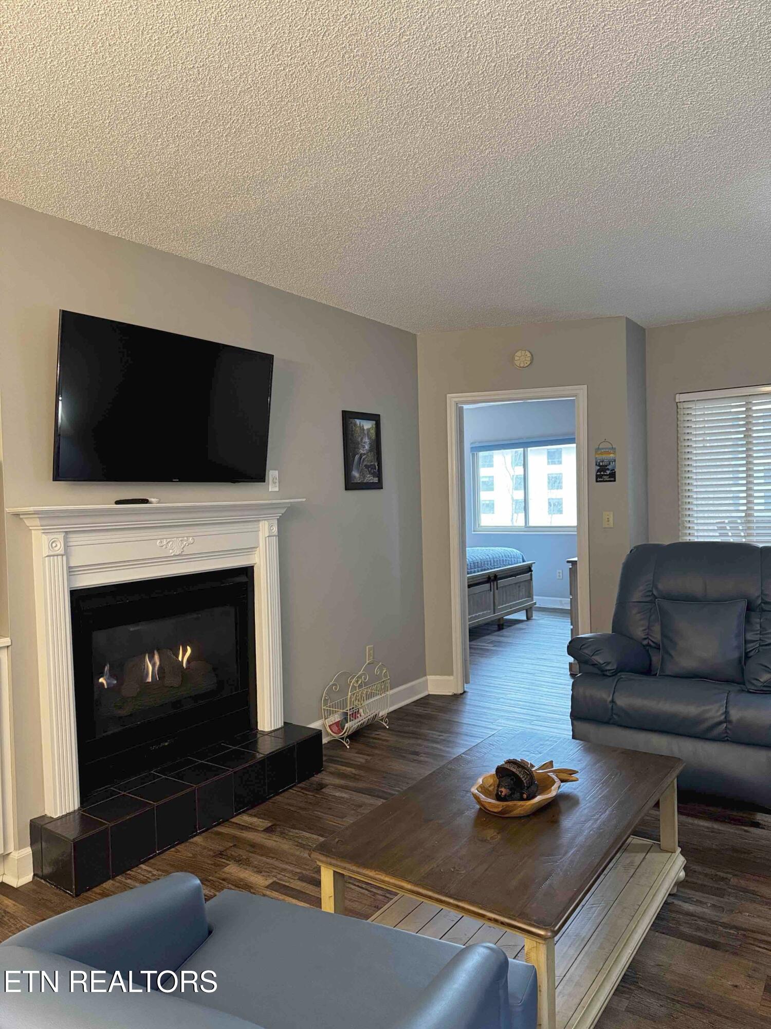 3215 N River Rd STE 307