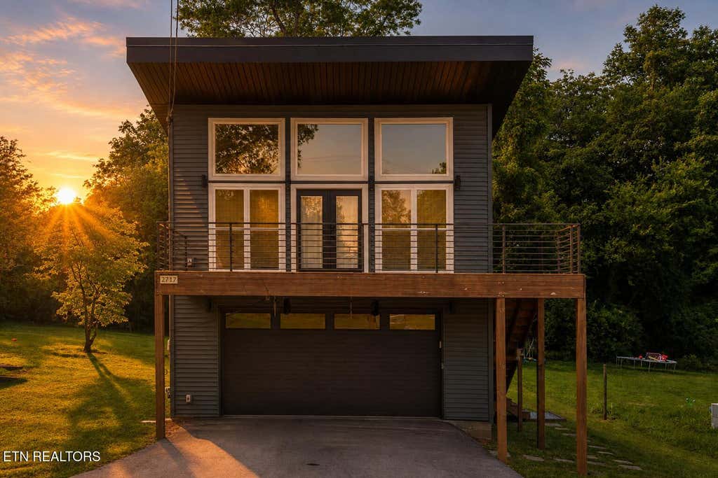 Photo of 2717 Peachtree St, Knoxville, TN 37920 (MLS # 1350417)