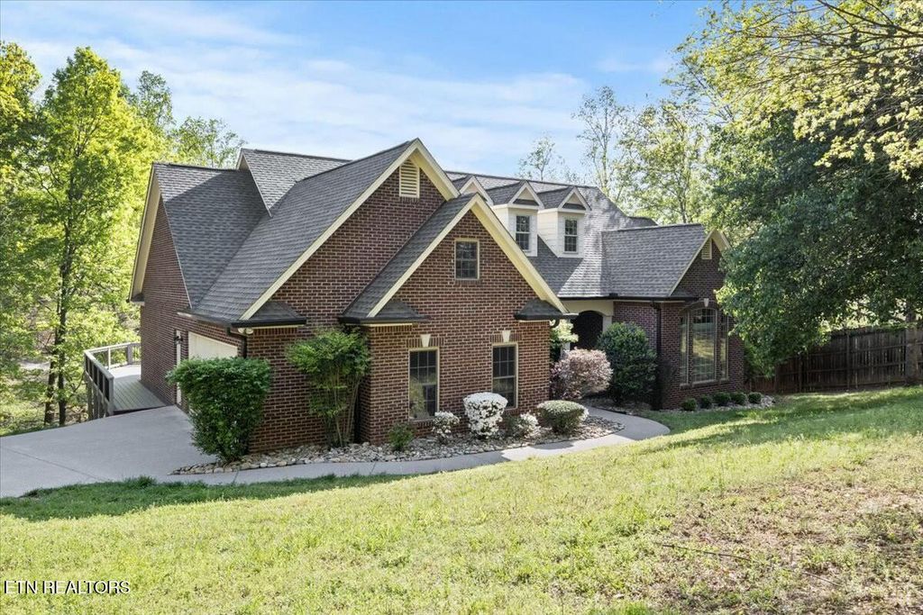 Photo of 1121 S Sequoyah Drive, Friendsville, TN 37737 (MLS # 1297452)