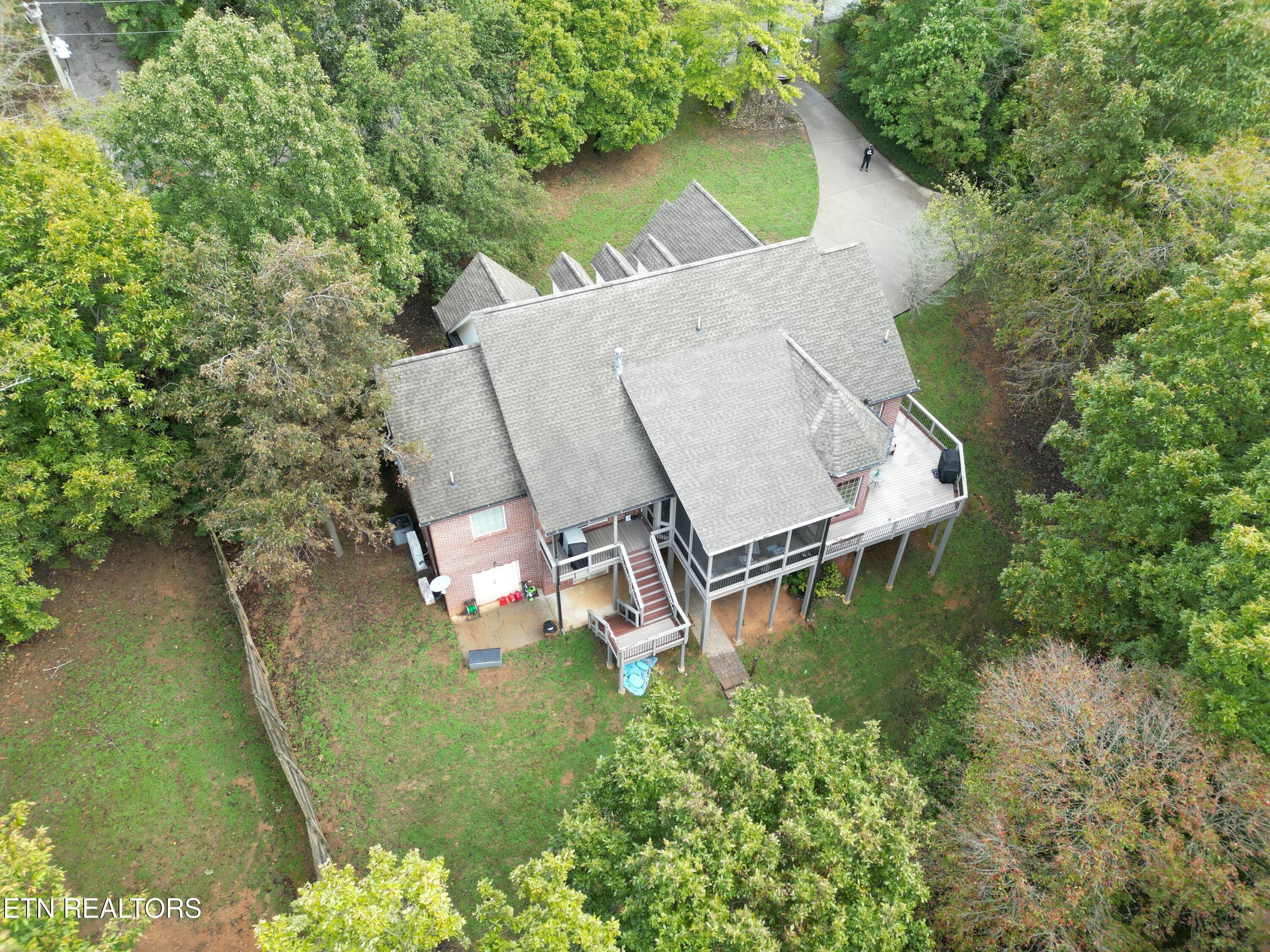 1121 S Sequoyah Drive