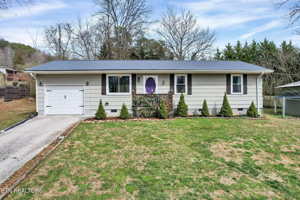 Photo of 3512 Harris Rd, Knoxville, TN 37918 (MLS # 1330731)
