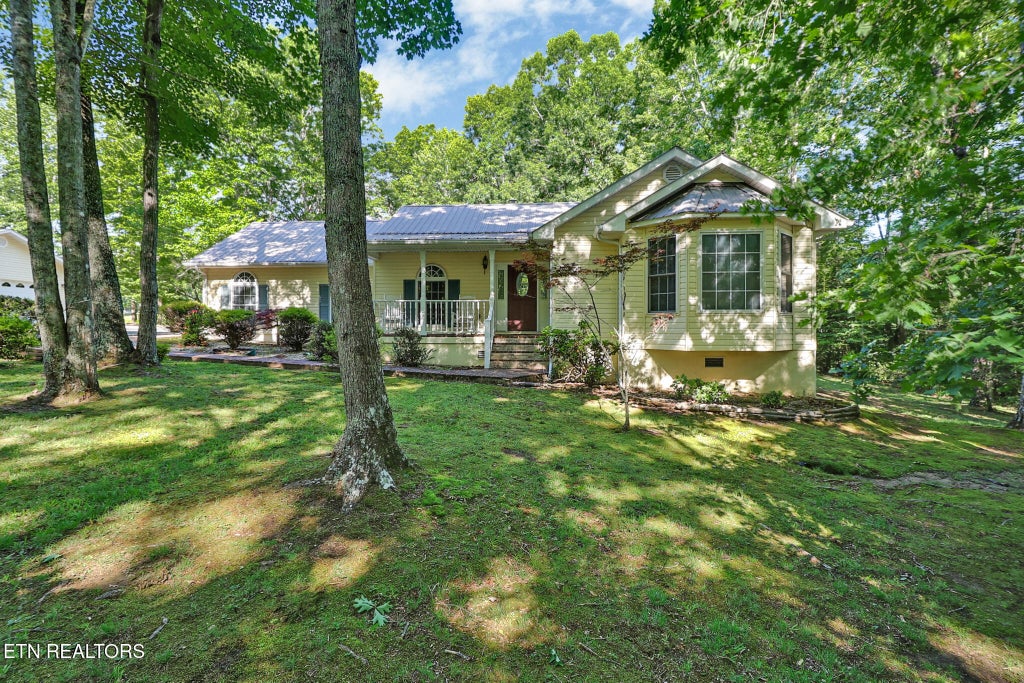 Photo of 101 Duncan Hinds Rd, Jamestown, TN 38556 (MLS # 1343732)