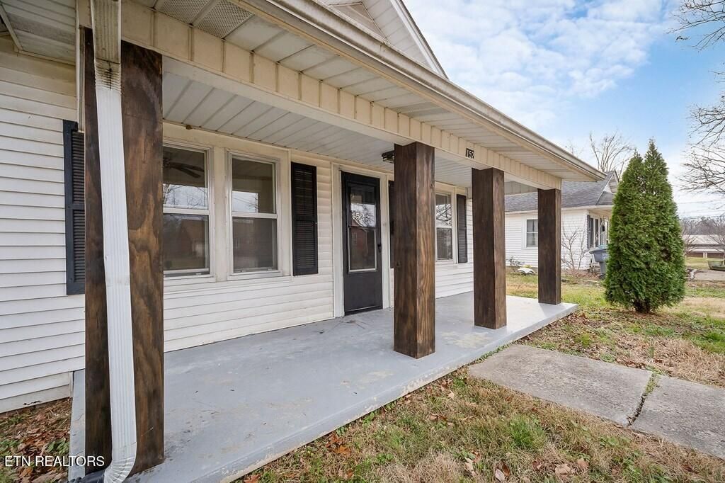 Photo of 152 Hill Ave, Cookeville, TN 38501 (MLS # 1328360)