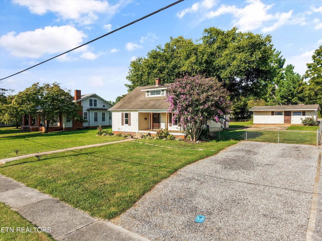 Photo of 708 Ward Ave, Loudon, TN 37774 (MLS # 1354056)