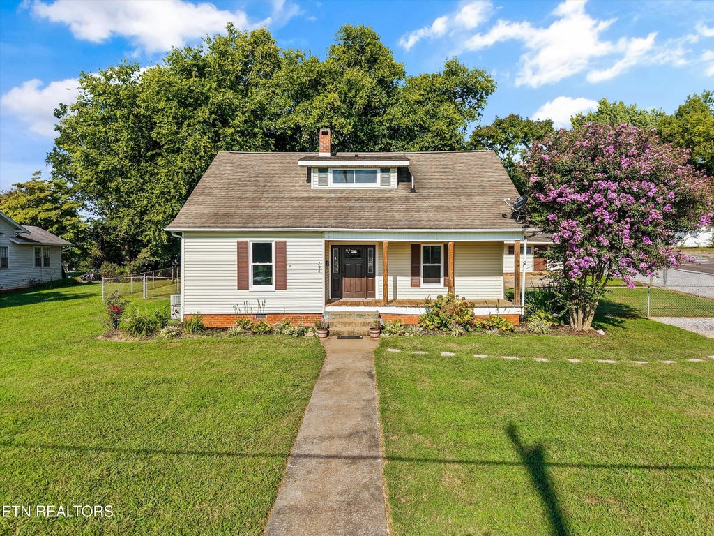 Photo of 708 Ward Ave, Loudon, TN 37774 (MLS # 1354056)