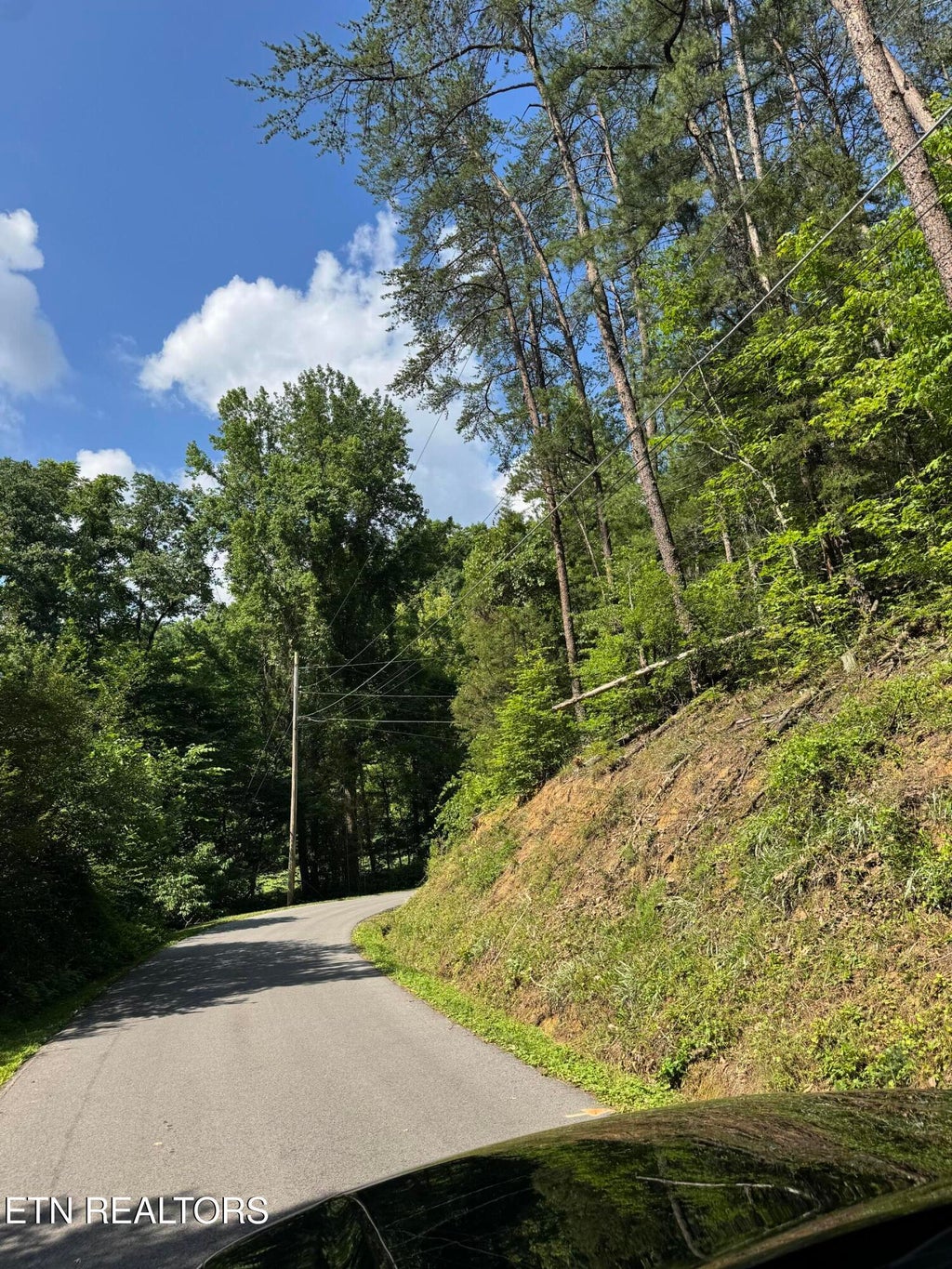 Photo of 23 Walden Ridge Rd, Sevierville, TN 37862 (MLS # 1346176)