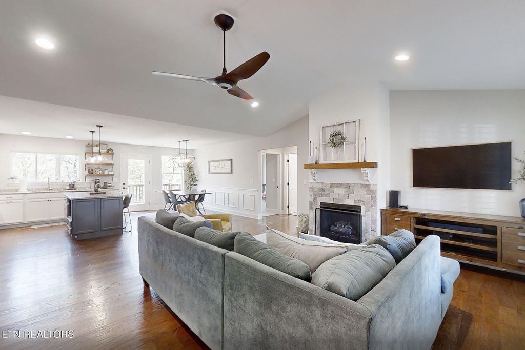 Photo of 1504 Bird Rd, Lenoir City, TN 37771 (MLS # 1335596)