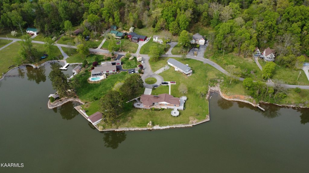 Photo of 2235 Jones Bend Rd, Louisville, TN 37777 (MLS # 1213974)