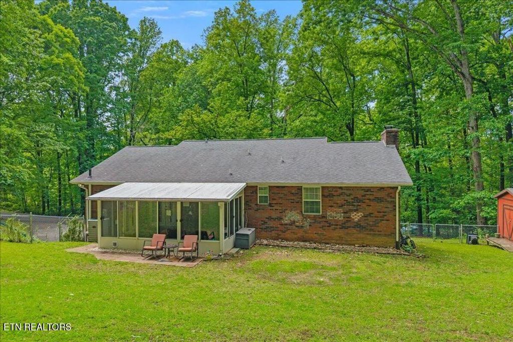 Photo of 545 Edgewood Dr, Sweetwater, TN 37874 (MLS # 1338820)