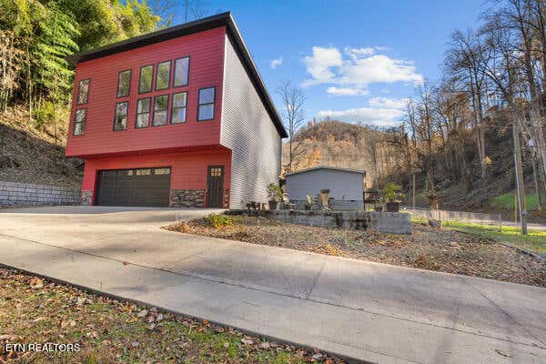 Photo of 667 Turkey Nest Rd, Gatlinburg, TN 37738 (MLS # 1349812)