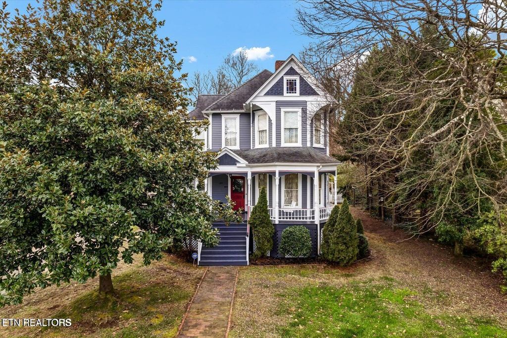 Photo of 124 N Kingston Ave, Rockwood, TN 37854 (MLS # 1310743)