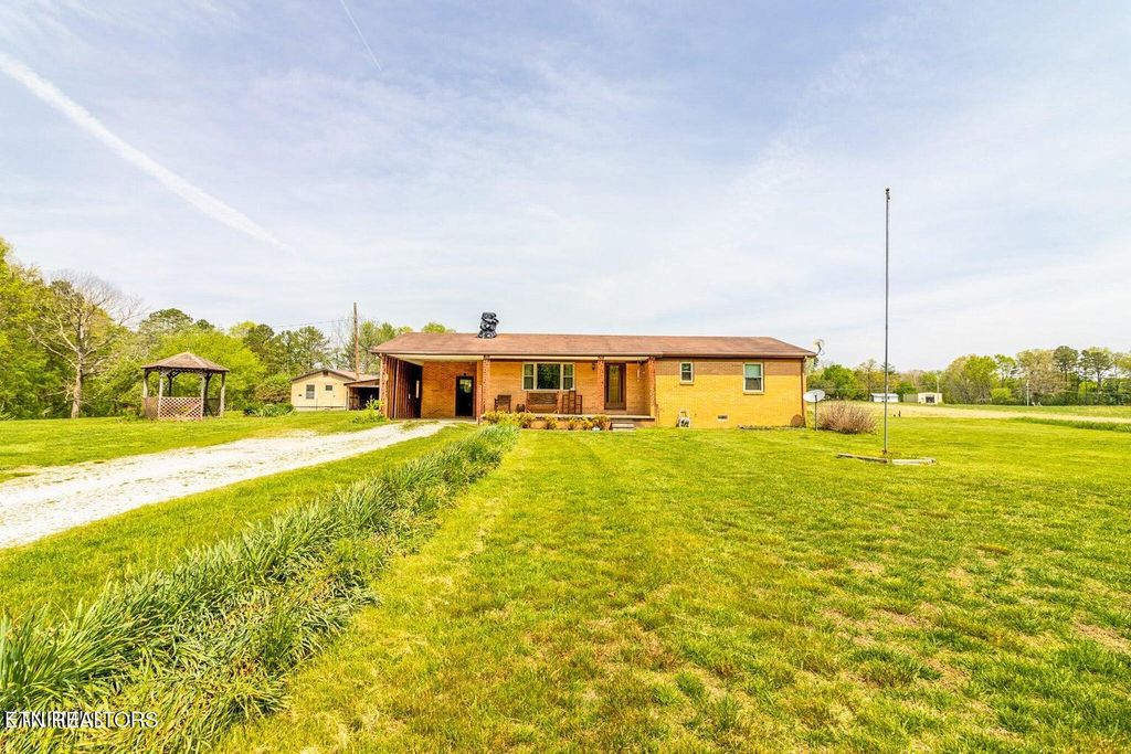 Photo of 2854 Airport Rd, Oakdale, TN 37829 (MLS # 1318172)