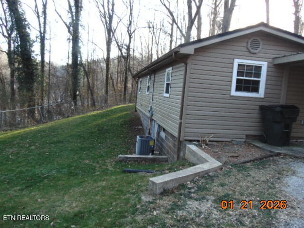 Photo of 129 Moore Lane, Powell, TN 37849 (MLS # 1327229)