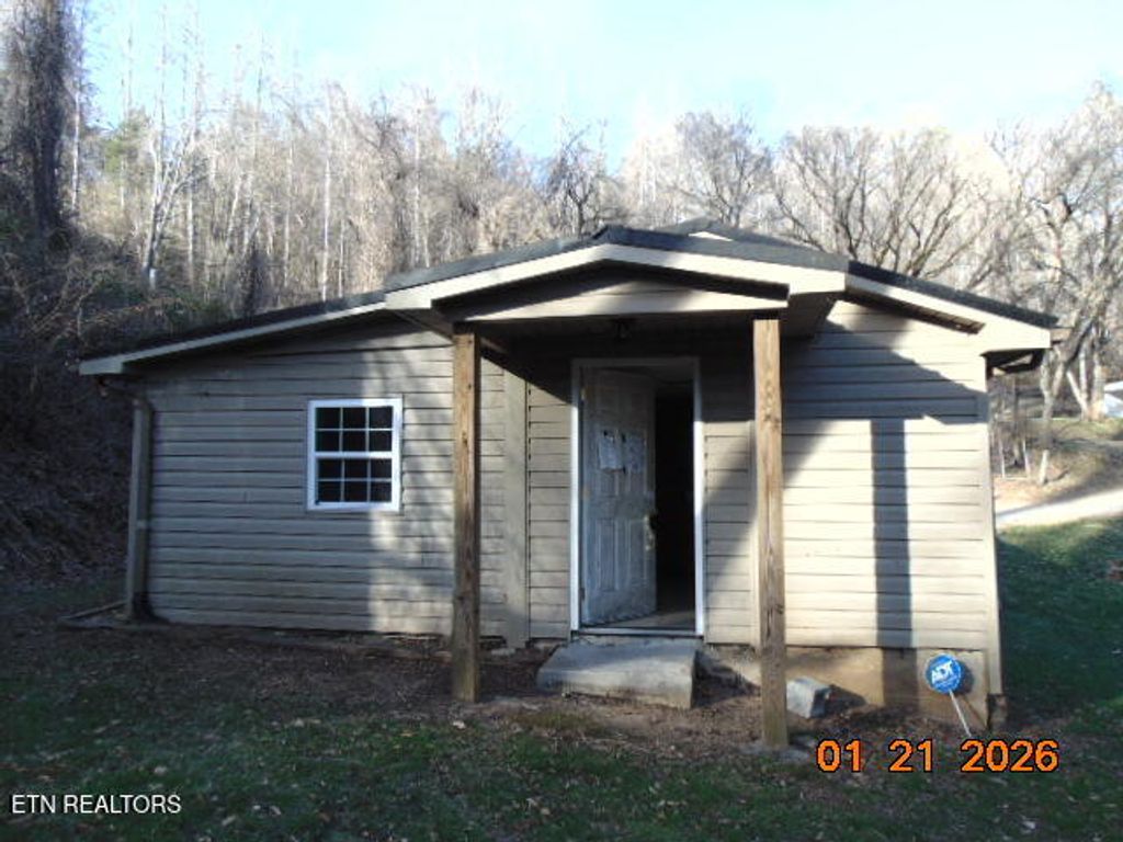 Photo of 129 Moore Lane, Powell, TN 37849 (MLS # 1327229)