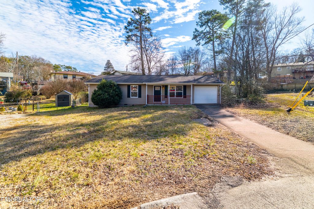 Photo of 5601 Ludbury Lane, Knoxville, TN 37921 (MLS # 1330185)