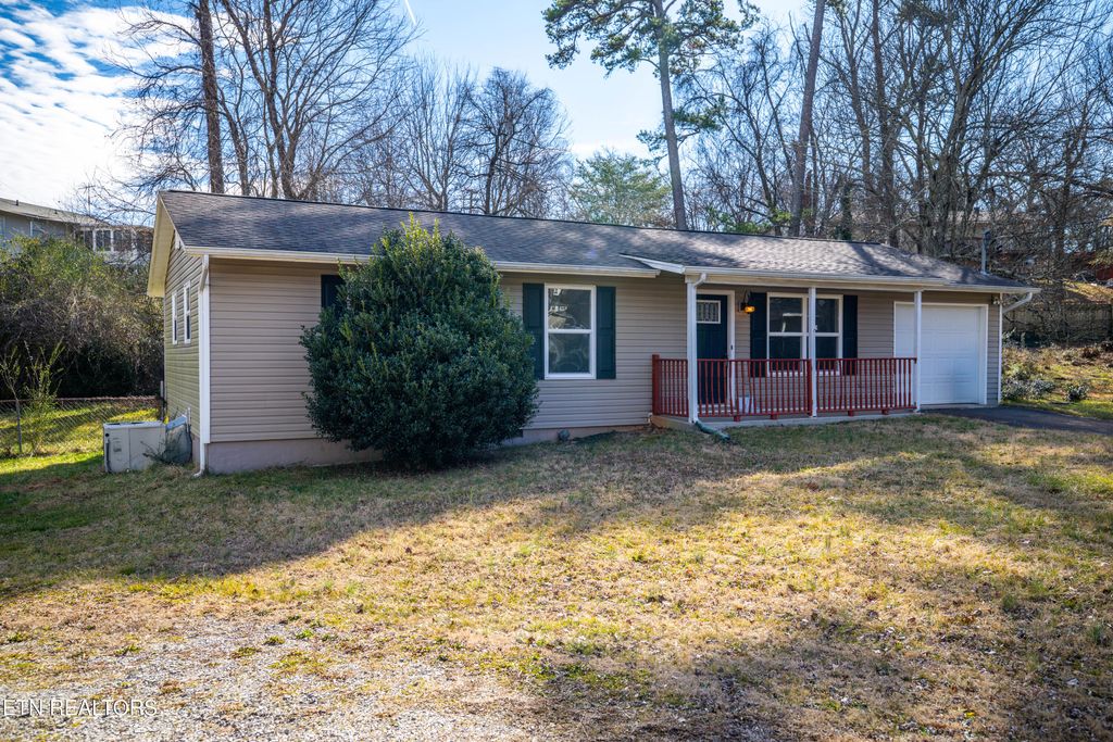 Photo of 5601 Ludbury Lane, Knoxville, TN 37921 (MLS # 1330185)