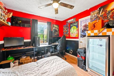 Tiny photo for 226 McKinney Rd, LaFollette, TN 37766 (MLS # 1339819)