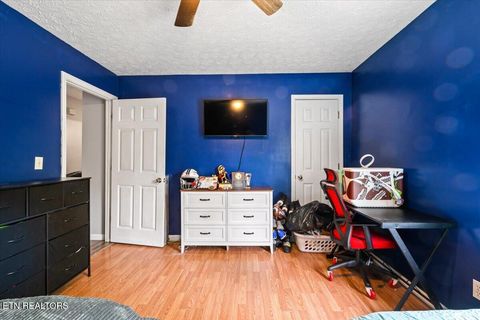 Tiny photo for 226 McKinney Rd, LaFollette, TN 37766 (MLS # 1339819)