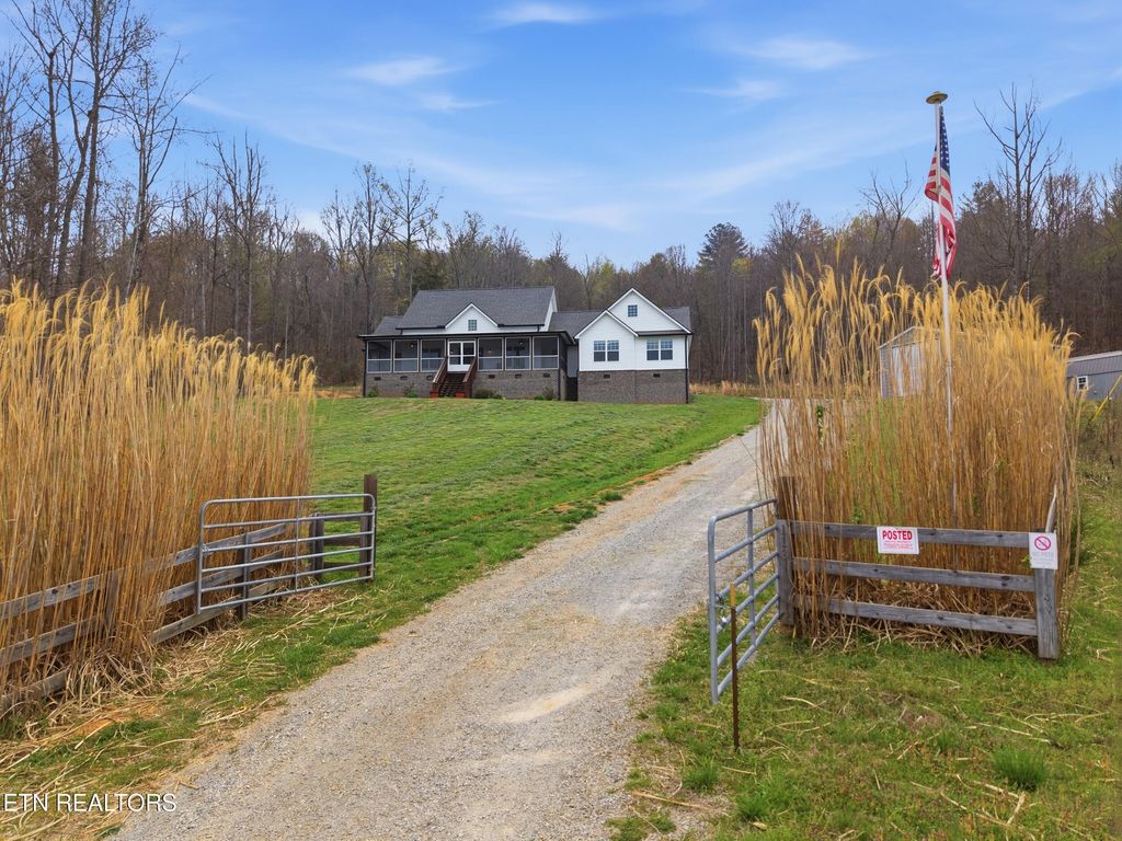 Photo of 113 Brashears Rd, Harriman, TN 37748 (MLS # 1334946)