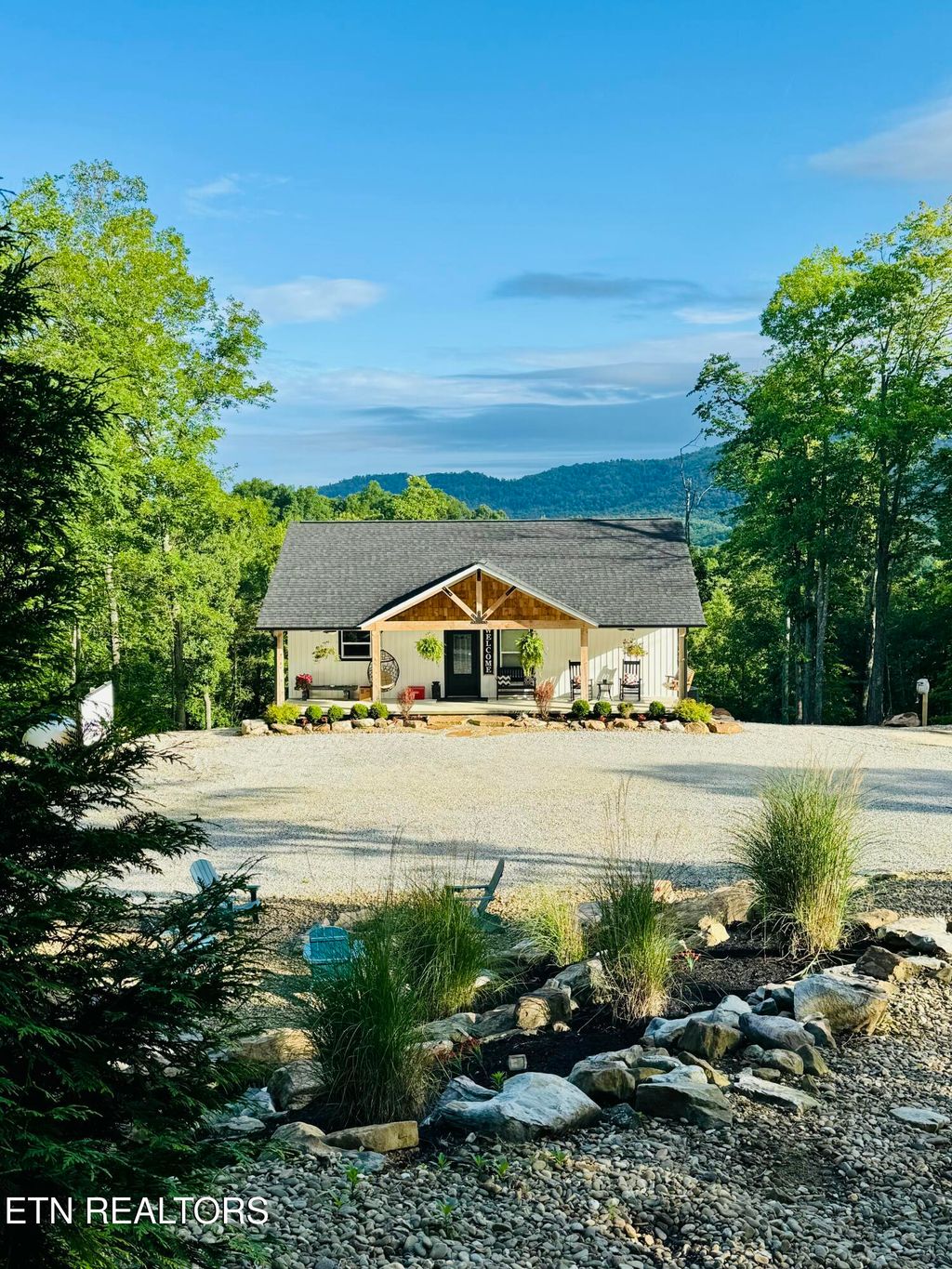 Photo of 669 Crooked Branch Pvt Rd, Huntsville, TN 37756 (MLS # 1304948)