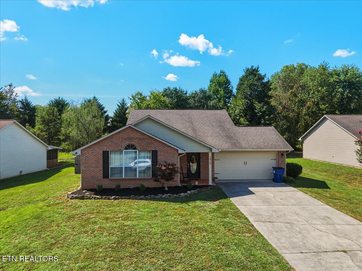 1910 Five Oaks Lane
