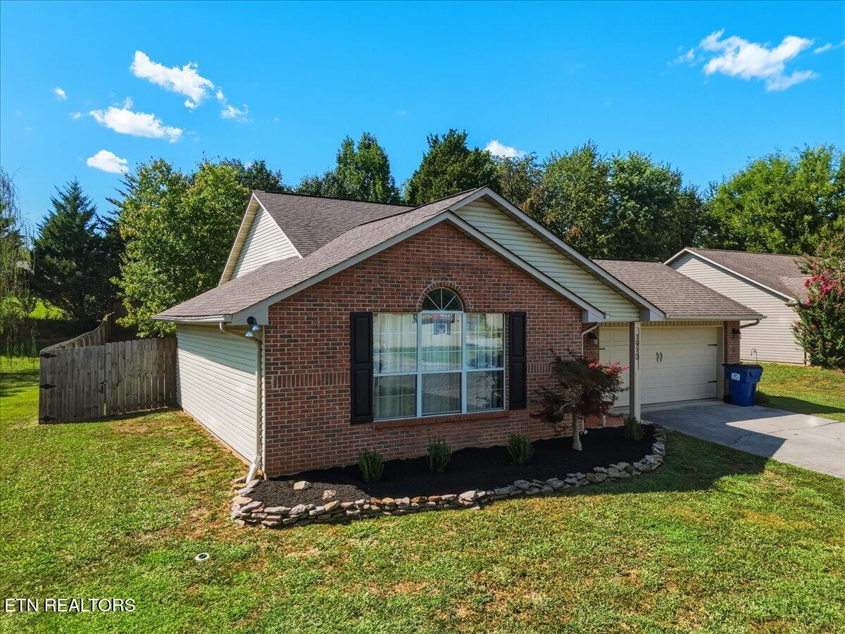 1910 Five Oaks Lane