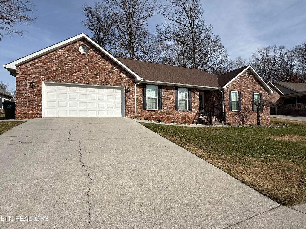 Photo of 2241 Argonne Drive, Maryville, TN 37804 (MLS # 1323360)
