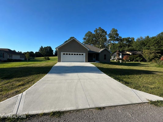 5035 CHEYENNE DR, CROSSVILLE, TN 38572 - Image e5d4fc9c2bb39d2f894ab336cb1ec66c/1389261397