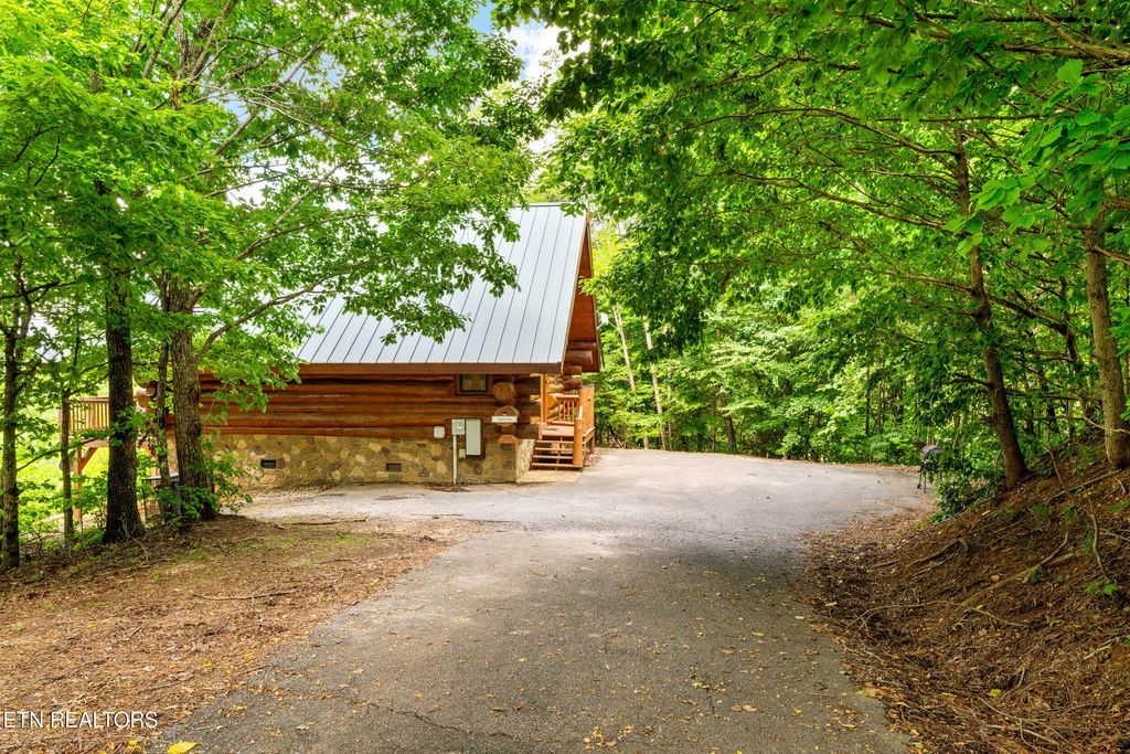 Photo of 617 Almost Heaven Way, Gatlinburg, TN 37738 (MLS # 1308804)