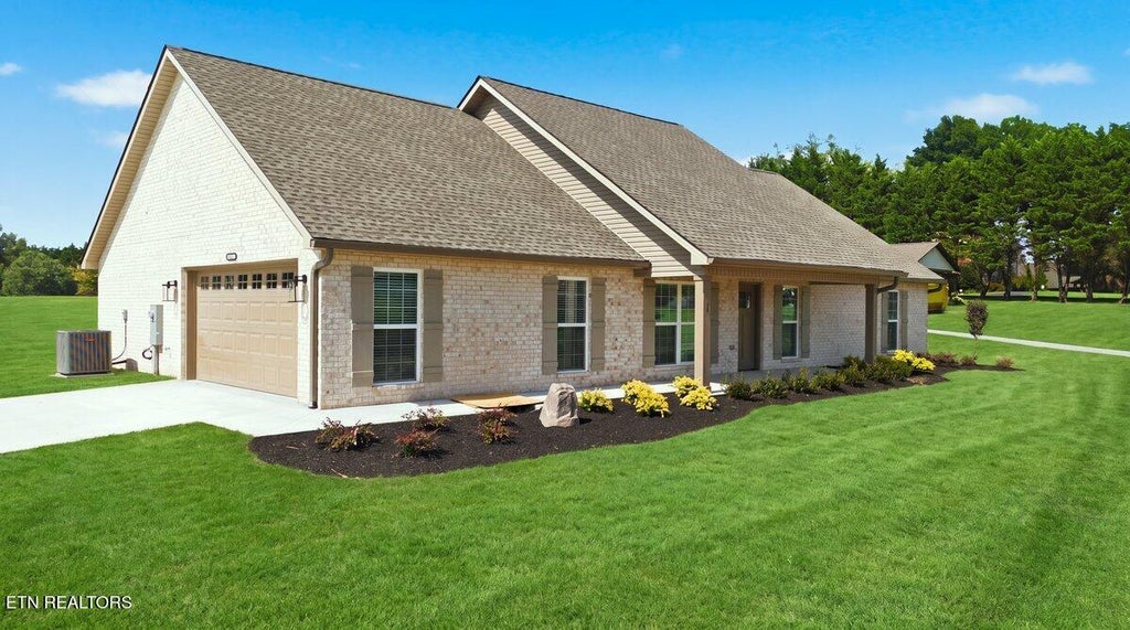 Photo of 330 Kenmark Drive, Maryville, TN 37803 (MLS # 1351779)