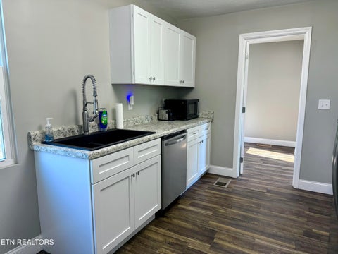 Tiny photo for 405 Choctaw St, Morristown, TN 37813 (MLS # 1356246)