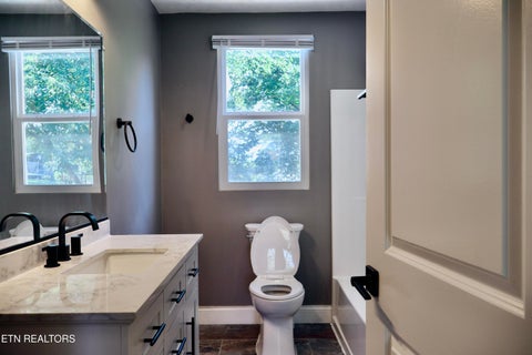 Tiny photo for 405 Choctaw St, Morristown, TN 37813 (MLS # 1356246)
