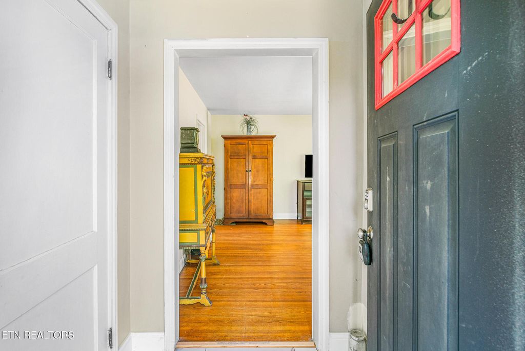 Photo of 2958 Gaston Ave, Knoxville, TN 37917 (MLS # 1309188)