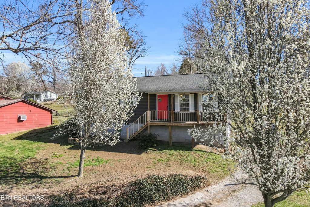 Photo of 626 Kansas Lane, Oliver Springs, TN 37840 (MLS # 1293945)
