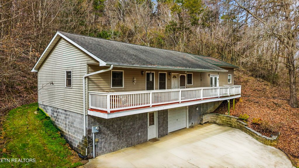 Photo of 1223 Powder Springs Rd, Sevierville, TN 37876 (MLS # 1331636)