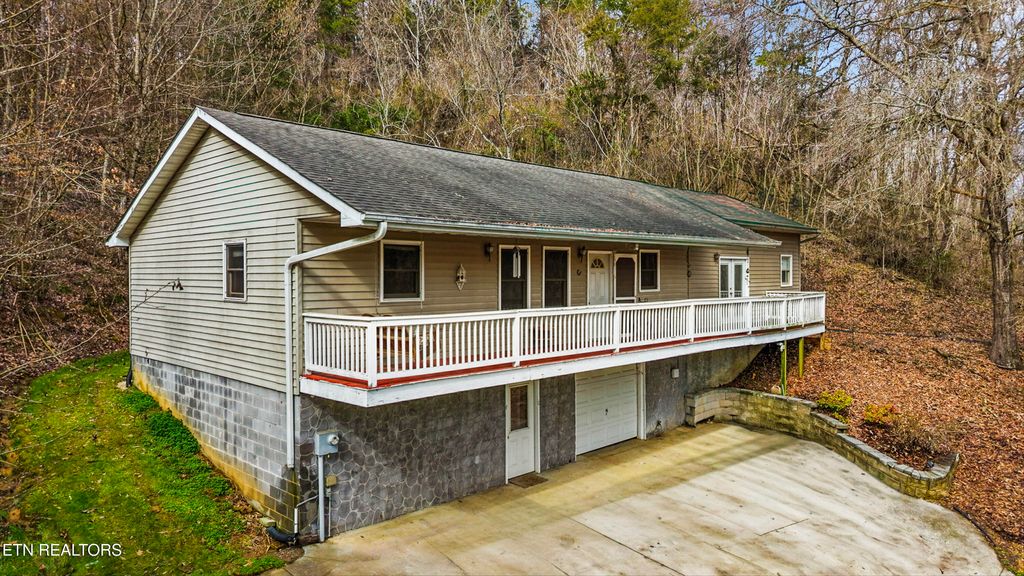 Photo of 1223 Powder Springs Rd, Sevierville, TN 37876 (MLS # 1331636)