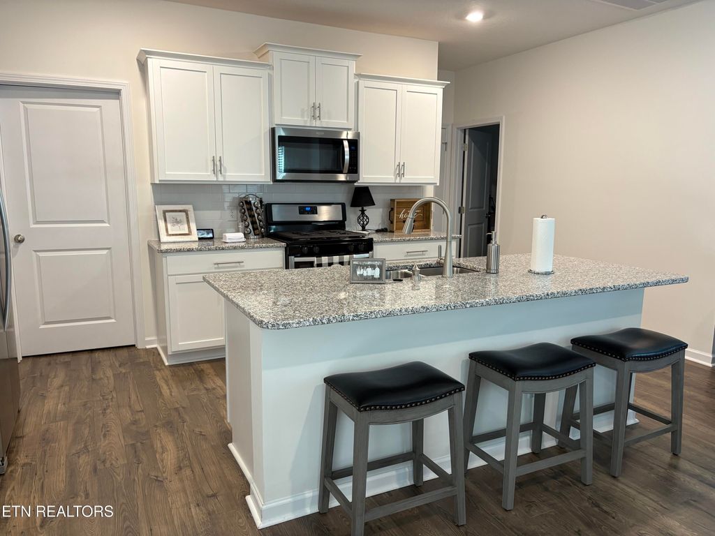 Photo of 202 Centennial Village Drive, Oak Ridge, TN 37830 (MLS # 1319062)
