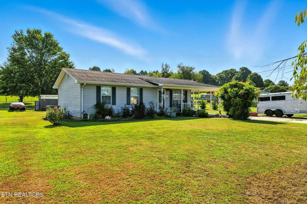 Photo of 113 Cleveland Rd, Sweetwater, TN 37874 (MLS # 1312550)