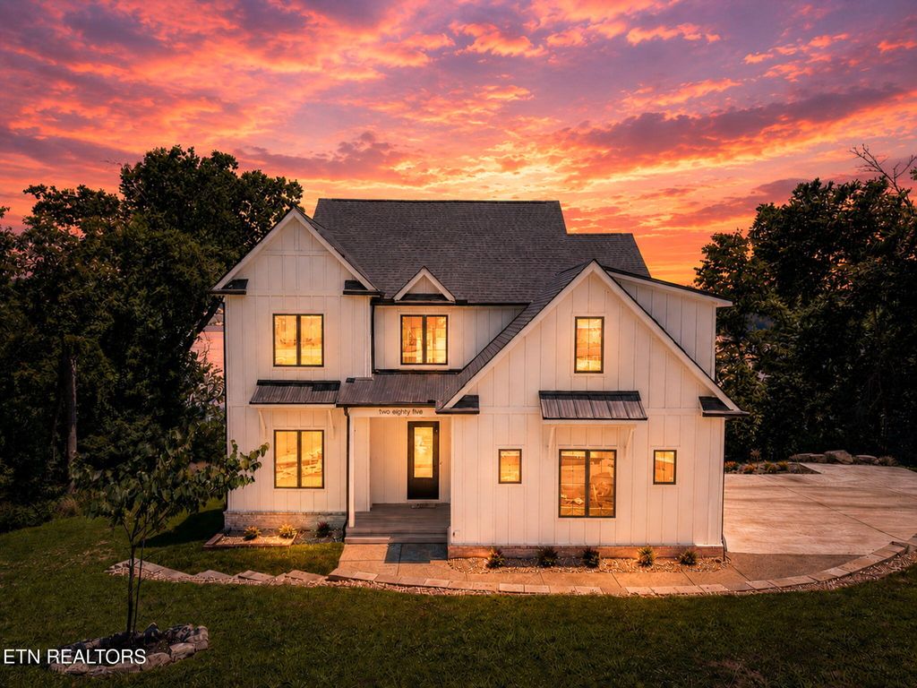 Photo of 285 E Shore Drive, Rockwood, TN 37854 (MLS # 1345855)