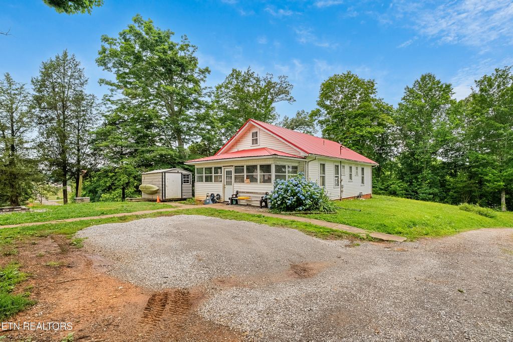 Photo of 5750 E Lee Hwy, Loudon, TN 37774 (MLS # 1304706)