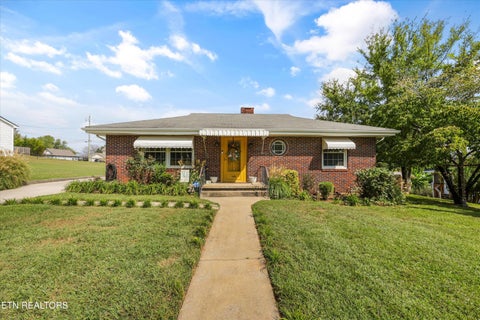 Tiny photo for 1224 Park St, Sweetwater, TN 37874 (MLS # 1356029)
