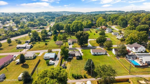 Tiny photo for 1224 Park St, Sweetwater, TN 37874 (MLS # 1356029)