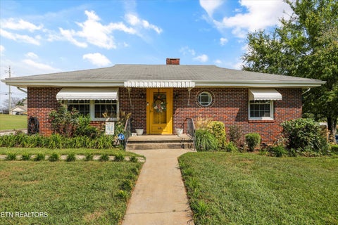 Tiny photo for 1224 Park St, Sweetwater, TN 37874 (MLS # 1356029)